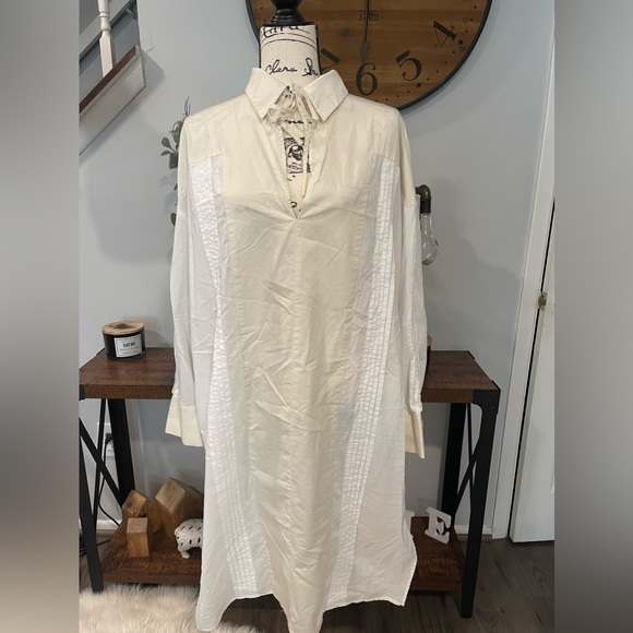 Dresses & Skirts - 12 Storeez shirt dress size S